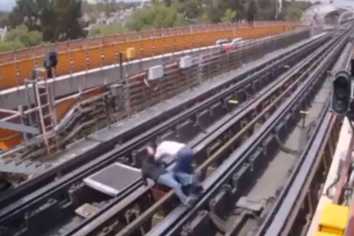 Captan en video mortal accidente de trabajador del Metro CDMX en estación Oceanía -video
