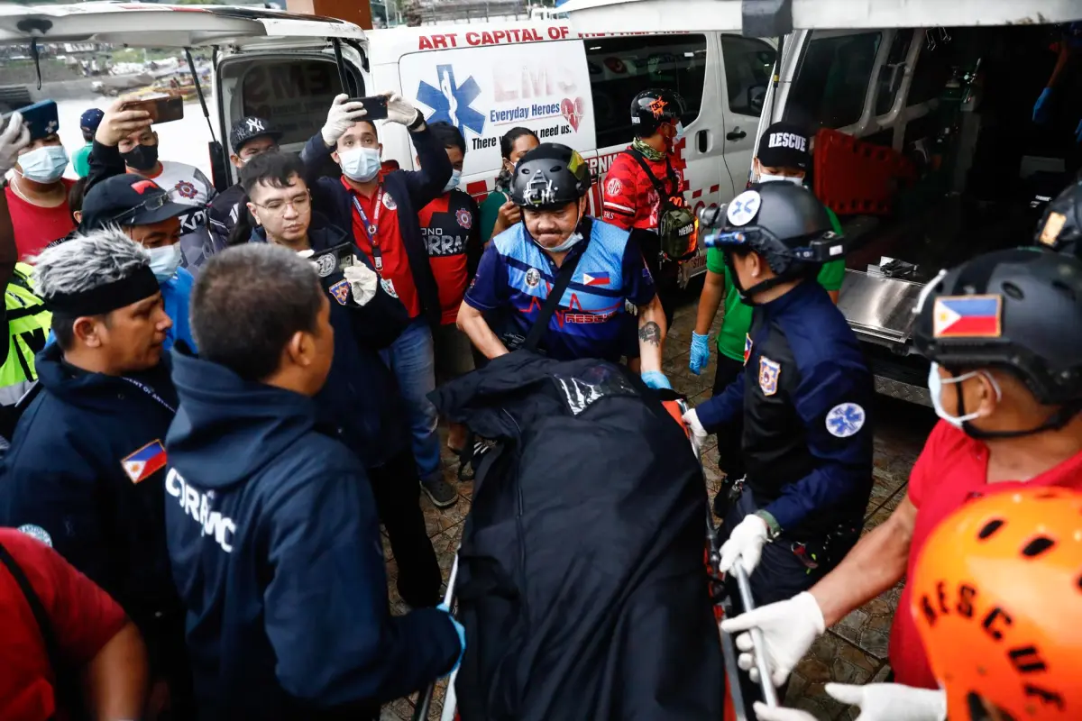 Al menos 23 muertos y 6 desaparecidos tras volcar un barco en un lago cerca de Manila
