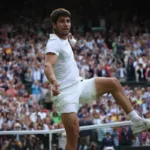 Alcaraz borda su primer Wimbledon