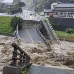 Alertas de evacuación e infraestructuras colapsadas por lluvias torrenciales en sur nipón