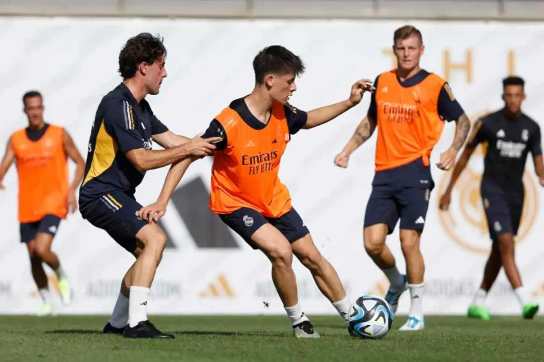 Arda Güler sufre una lesión en el menisco interno de la rodilla derecha y vuelve a Madrid