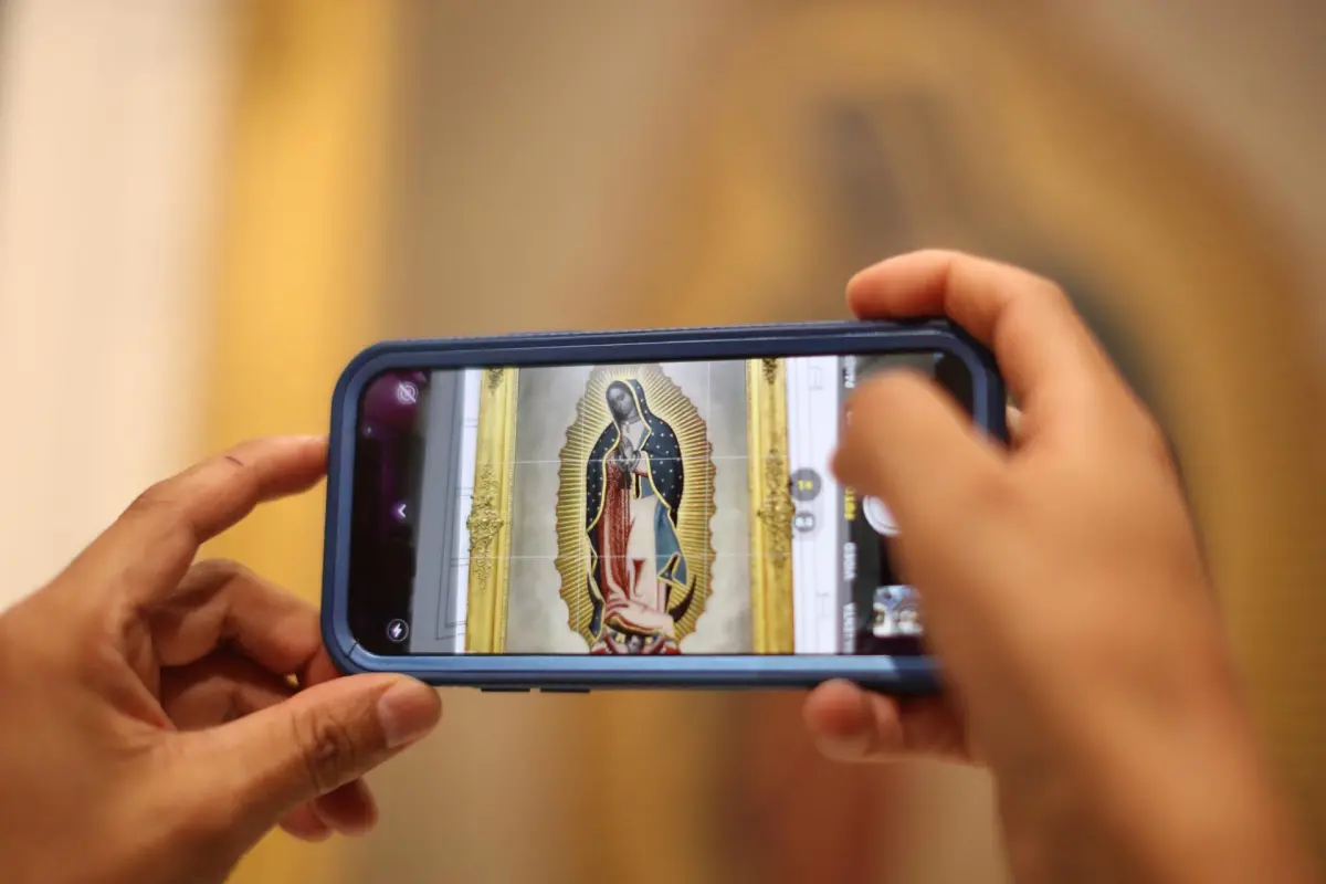 Banco mexicano inaugura exposición de la primera mujer pintora del país