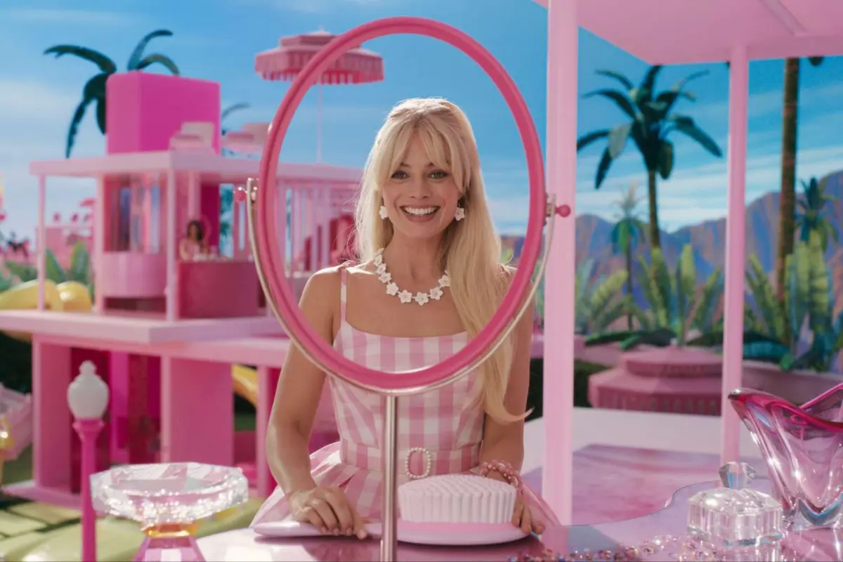 Barbie humor, crítica y sentimiento en un filme que trasciende el universo de la muñeca