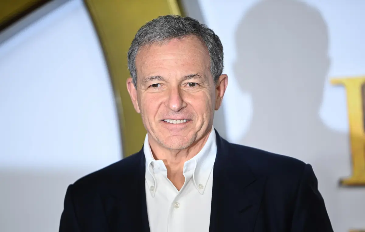 Disney extiende el contrato de su director ejecutivo, Bob Iger, hasta 2026