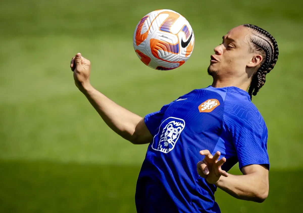 El PSG renueva hasta 2027 a Xavi Simons y lo cede al RB Leipzig