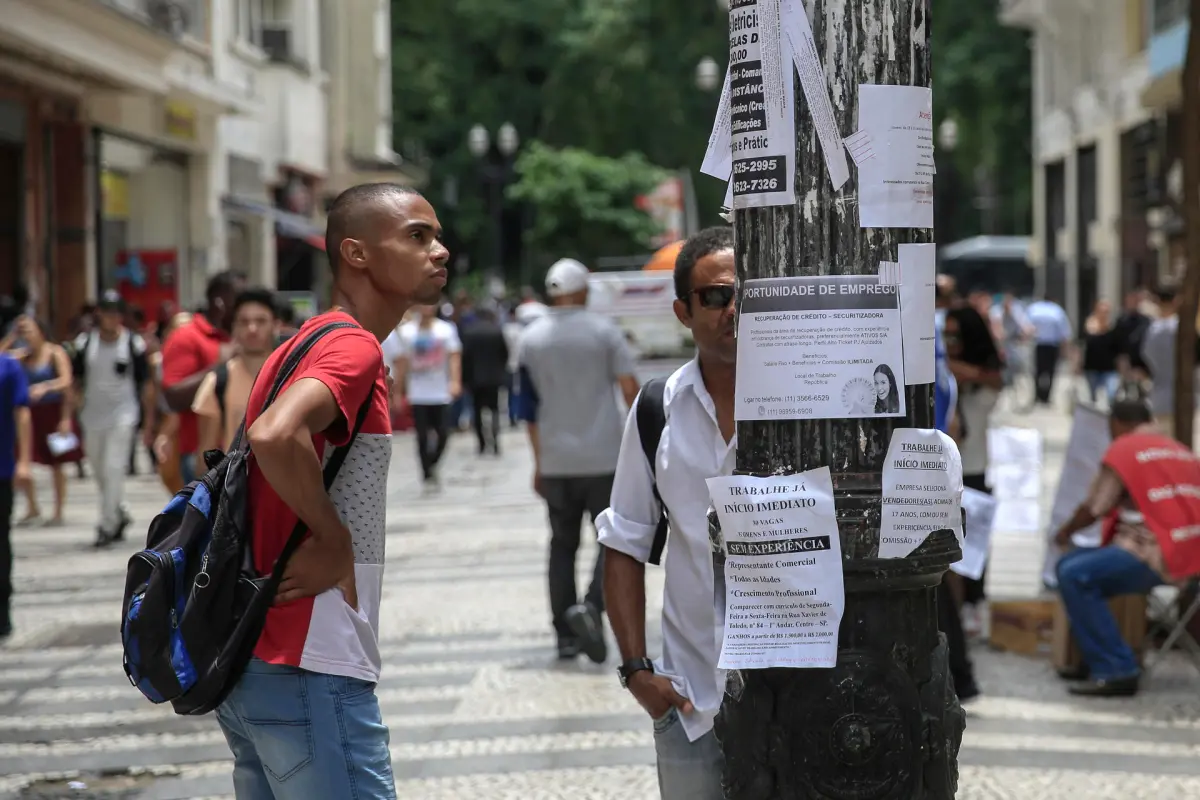 El desempleo en Brasil cae al 8,0 % en el segundo trimestre, su menor nivel en 9 años