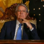 El presidente Lasso emite decretos para aliviar deudas de universitarios y empresarios