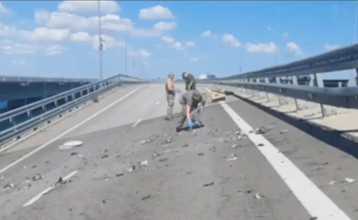 El puente de Crimea, clave para la logística bélica rusa, sufre otro ataque mortífero 1