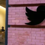 Elon Musk sustituirá el pajarito azul de Twitter por una X
