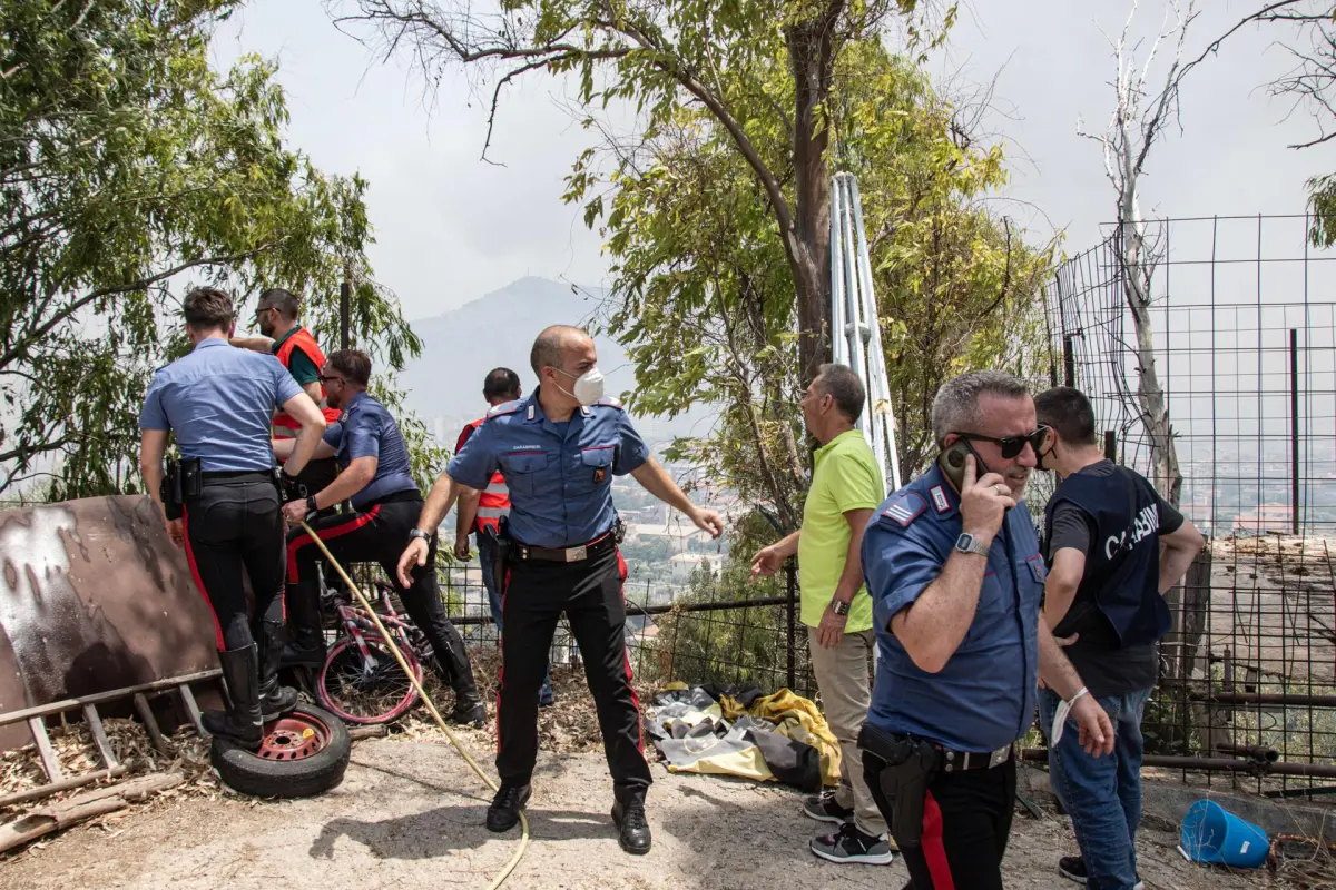 Encuentran cinco cuerpos calcinados por los incendios en Sicilia, extendidos en toda la isla