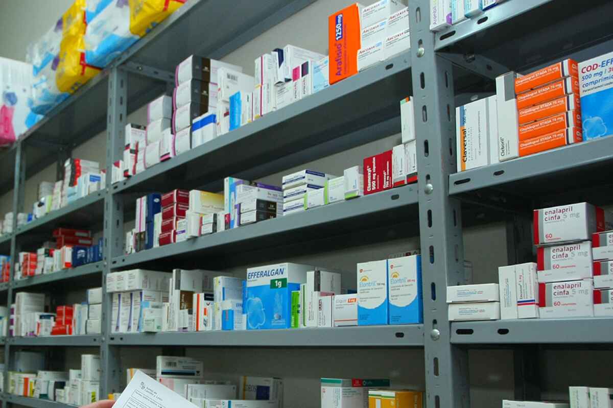 Fiscalía colombiana desmantela el Cartel de los medicamentos de la muerte (1)-- Cruz Verde se declara imposibilitado para suministrar medicamentos No PBS a Sanitas por una enorme deuda