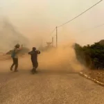 Grecia sigue luchando por controlar los incendios en Rodas, Corfú y Eubea