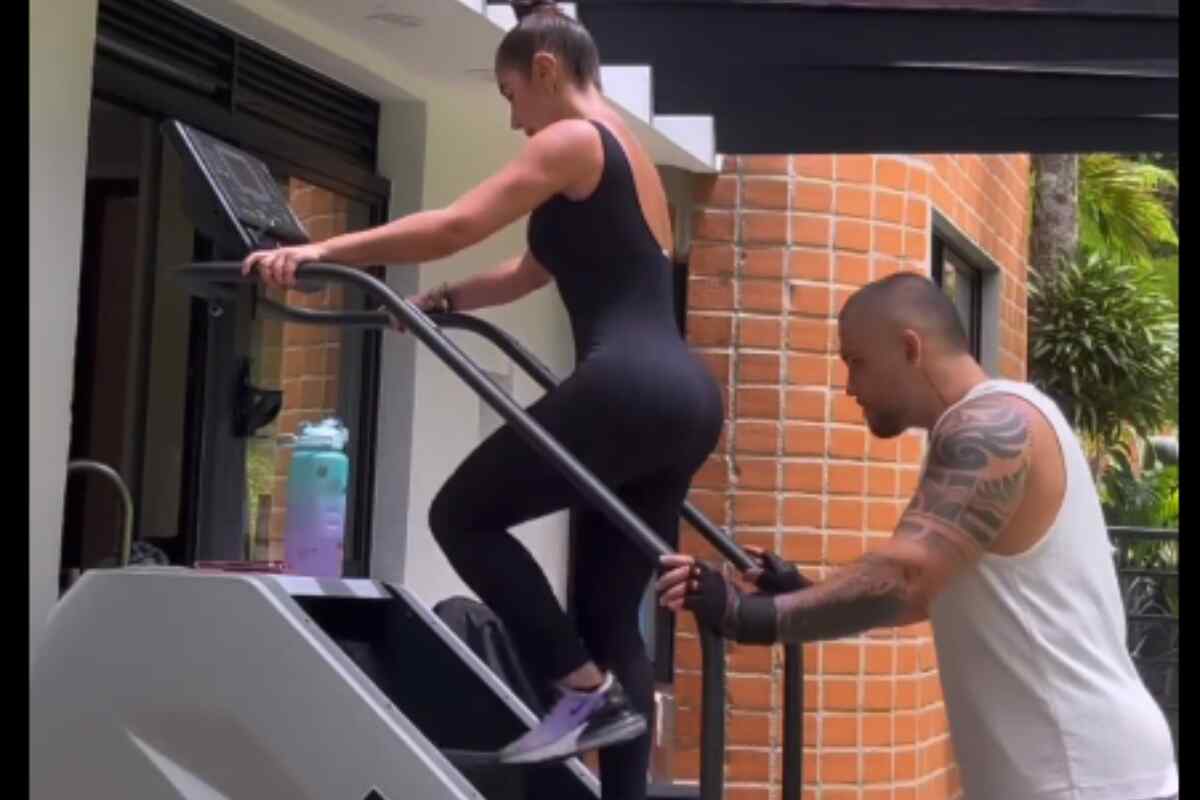 Jessi Uribe y Paola Jara muestran video de su amor con besos en pleno ejercicio