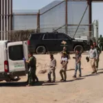 Las detenciones de migrantes en la frontera sur de EE.UU. se desploman a niveles de 2021