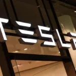 Los beneficios netos de Tesla caen un 6,5 % en el primer semestre del año