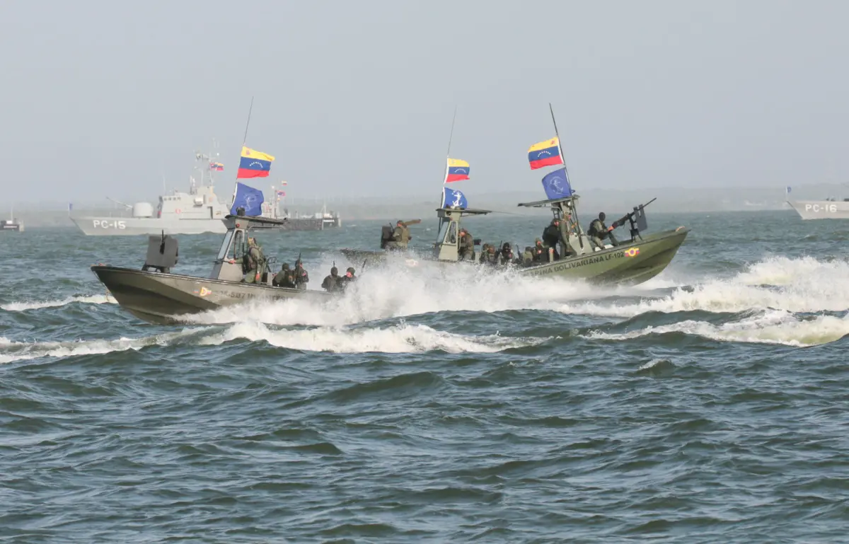 Maduro anuncia un plan especial para descontaminar el principal lago de Venezuela 1