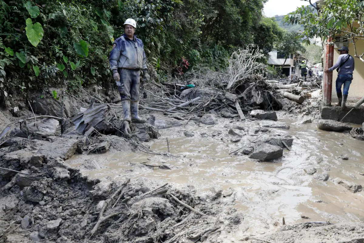 Más de 100 familias evacuadas de Quetame tras avalancha mató a 21 personas en Colombia
