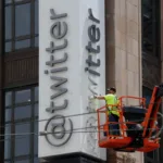 Musk cambia el pajarito de Twitter por una X y quiere algo más que una red social