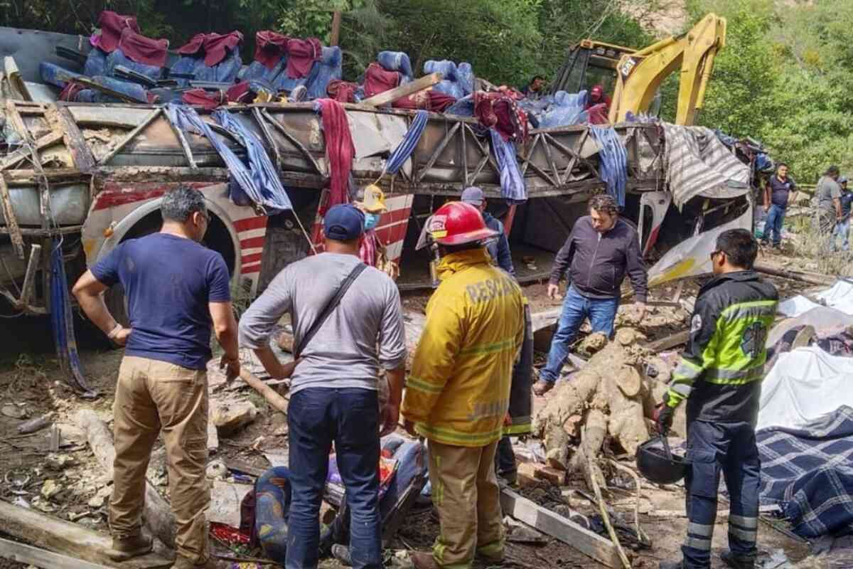 Un trágico accidente de autobús en Oaxaca deja 26 fallecidos y 20 heridos-magdalena peñasco