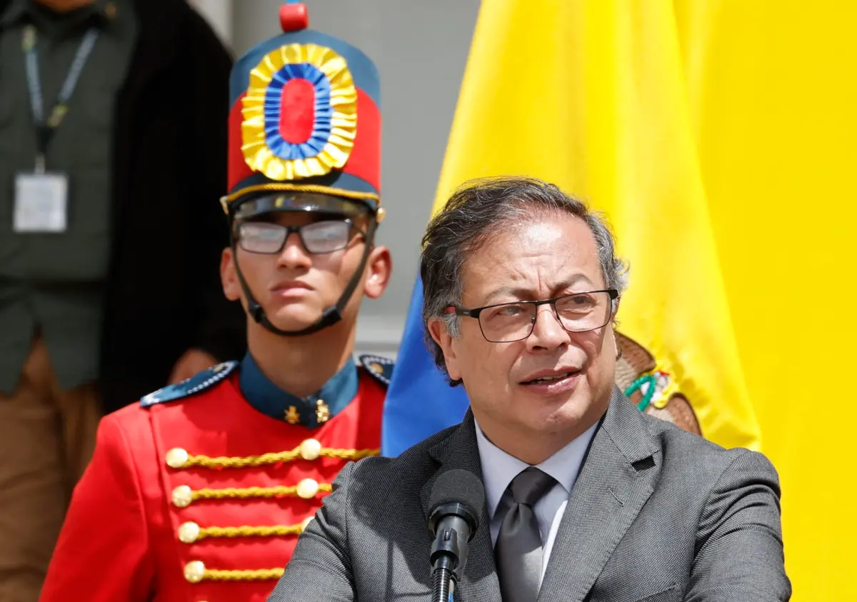 Petro cuestiona la inhabilitación de la opositora venezolana María Corina Machado