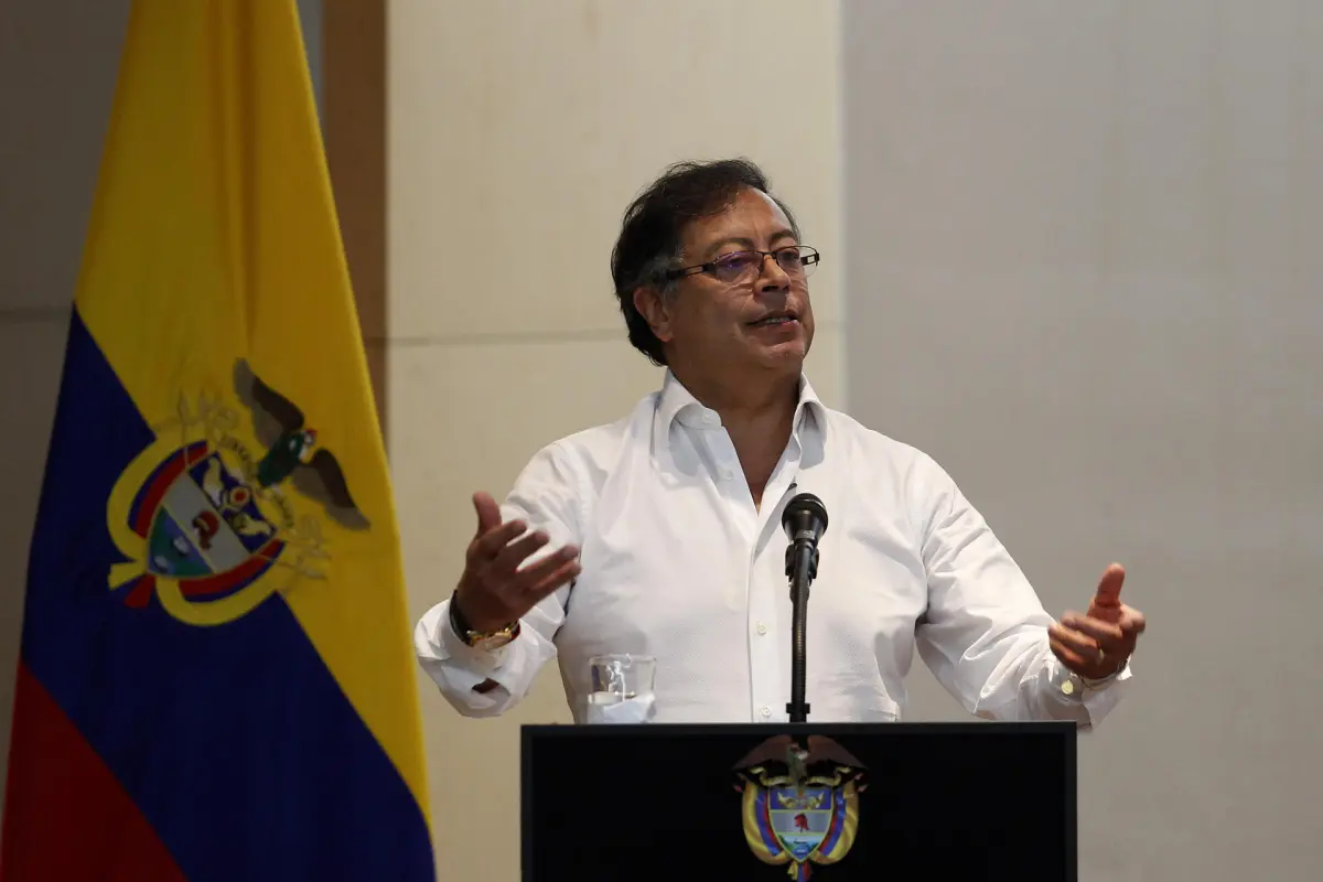 Petro nombra al exjefe paramilitar colombiano Salvatore Mancuso gestor de paz