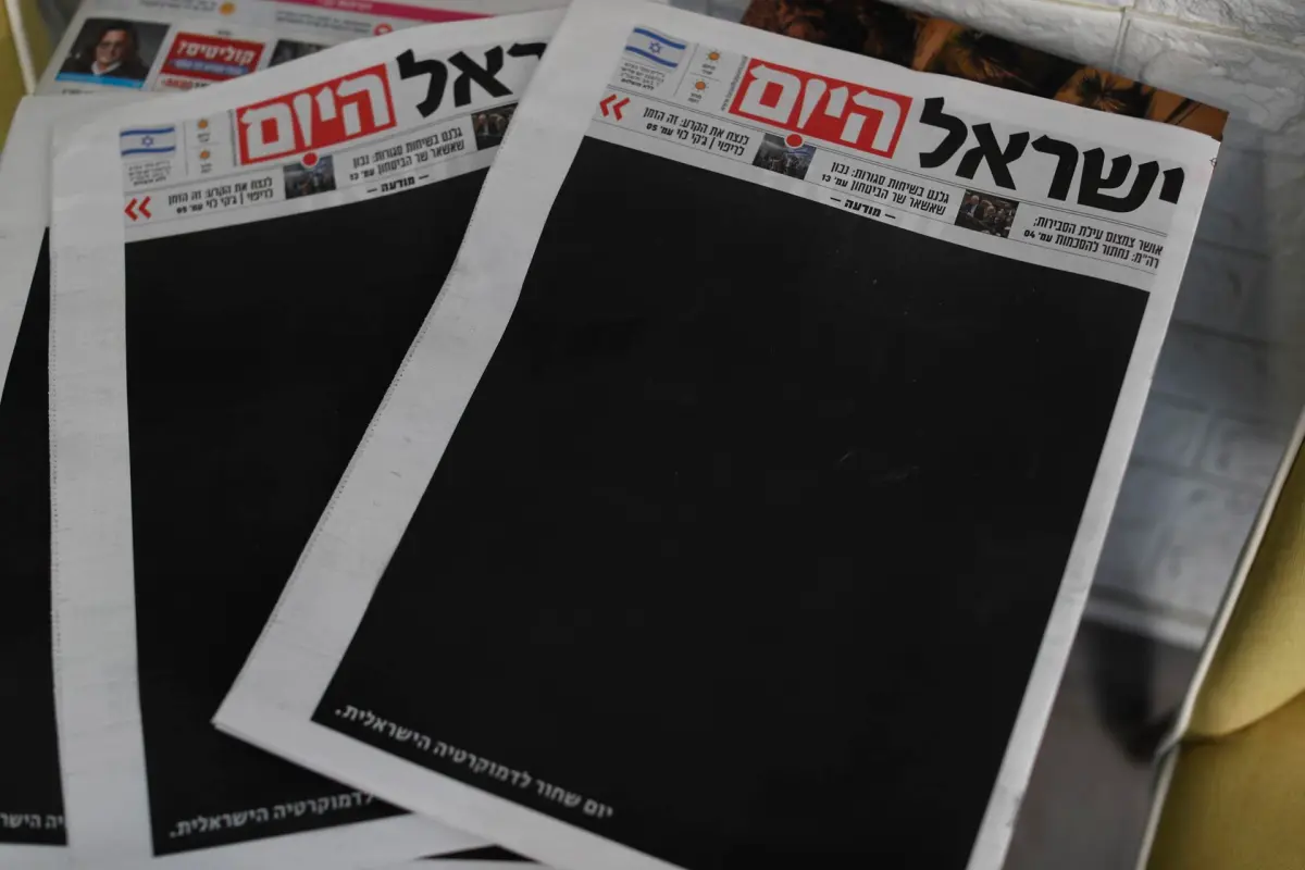 Principales periódicos israelíes imprimen portadas negras tras aprobación de polémica ley