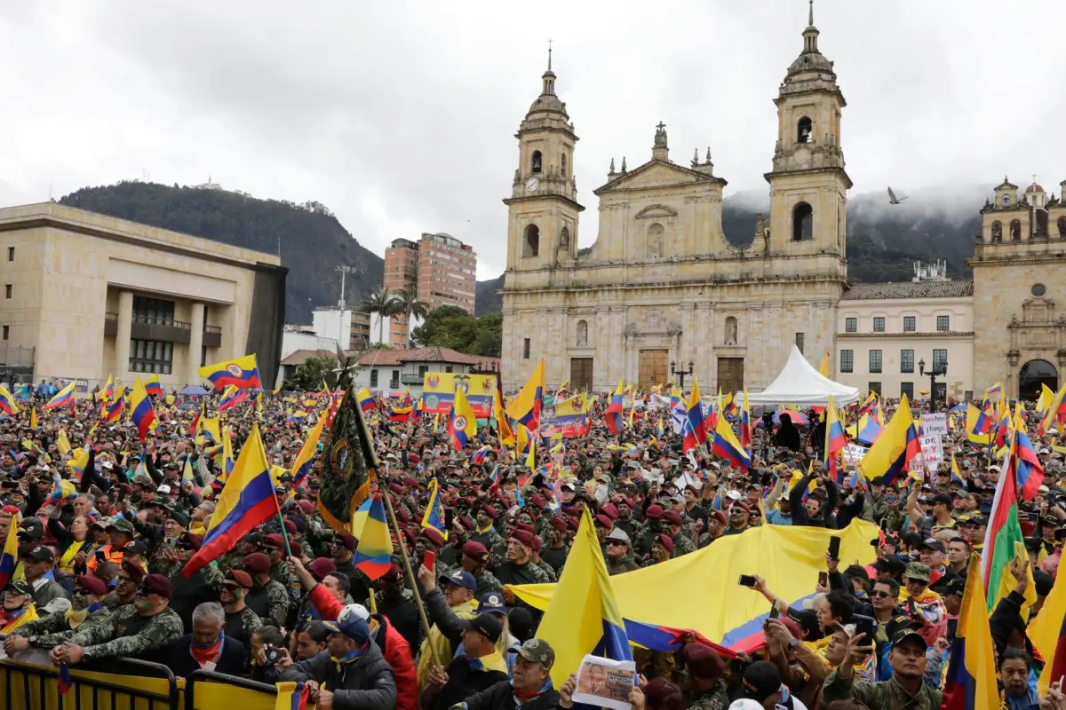 Reservistas y veteranos se manifiestan en Colombia contra el Gobierno de Petro
