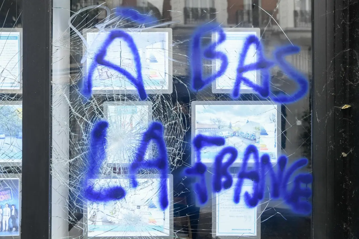 Una nueva noche de disturbios en Francia deja 1.311 detenciones y 79 policías heridos