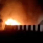 25 personas mueren tras accidente de autobús e incendio en carretera de la india