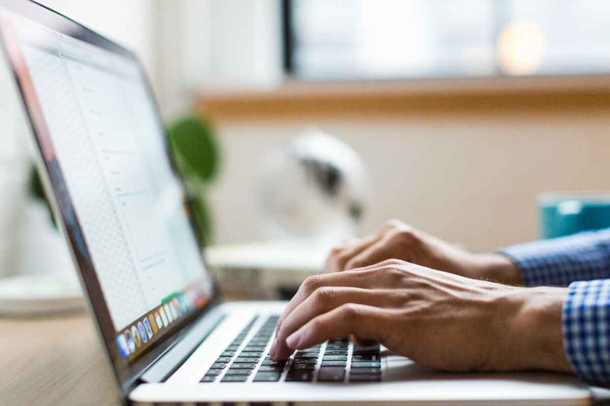 Aprende a usar Help Me Write, la herramienta con IA de Google que escribe correos electrónicos- Cómo responder a una oferta de trabajo por correo electrónico: consejos y ejemplos