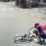 Egan Bernal sufre caída en Tour de Francia 2023: El incidente fue a 52 kilómetros de la meta