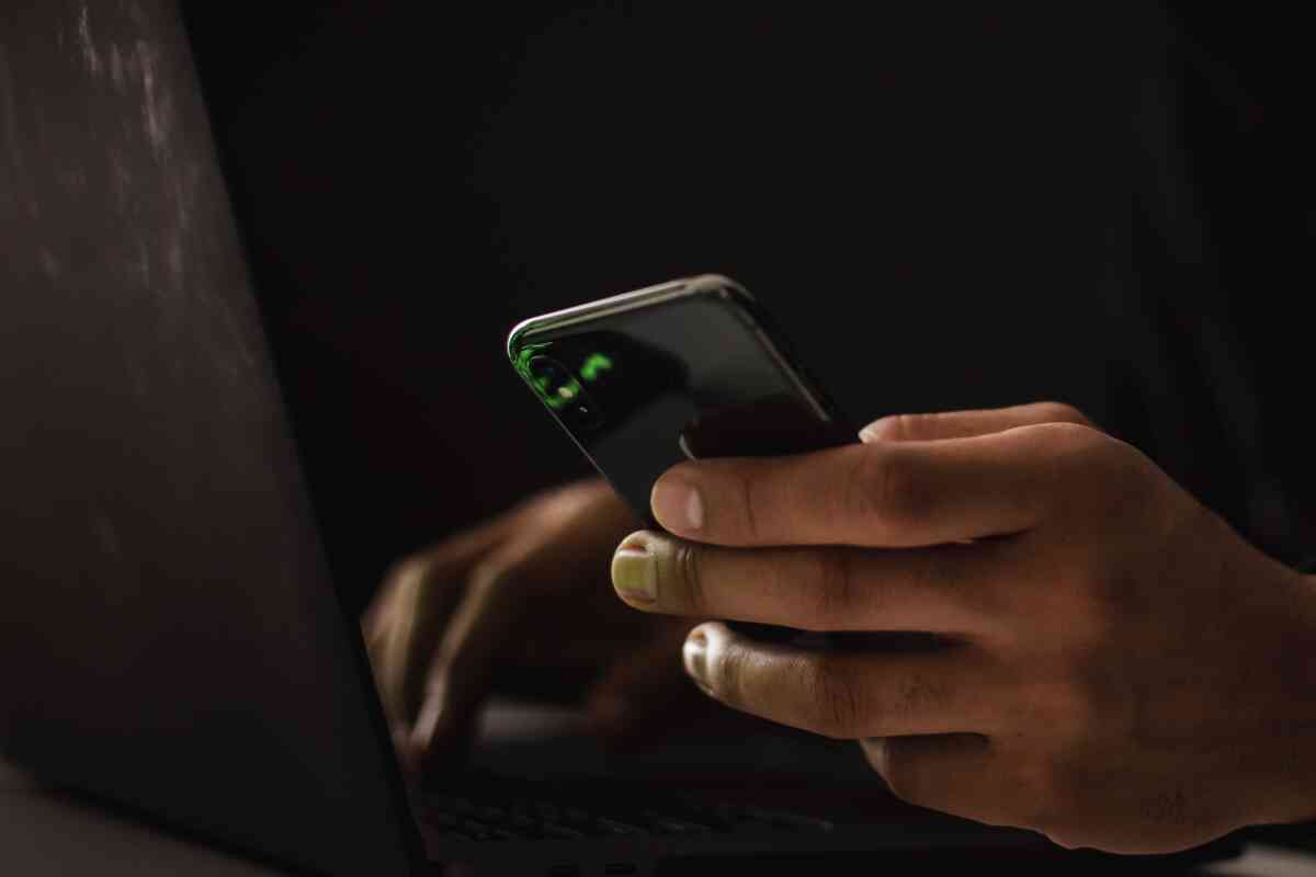 Apaga tu celular 5 minutos al día y mejora tu ciberseguridad: te contamos cómo y por qué