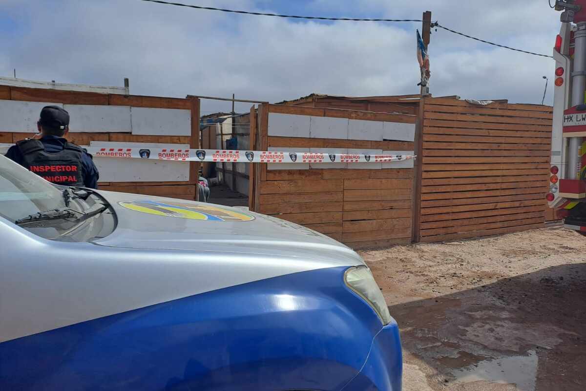 Tres niños mueren calcinados en incendio provocado por balón de gas en Alto Hospicio