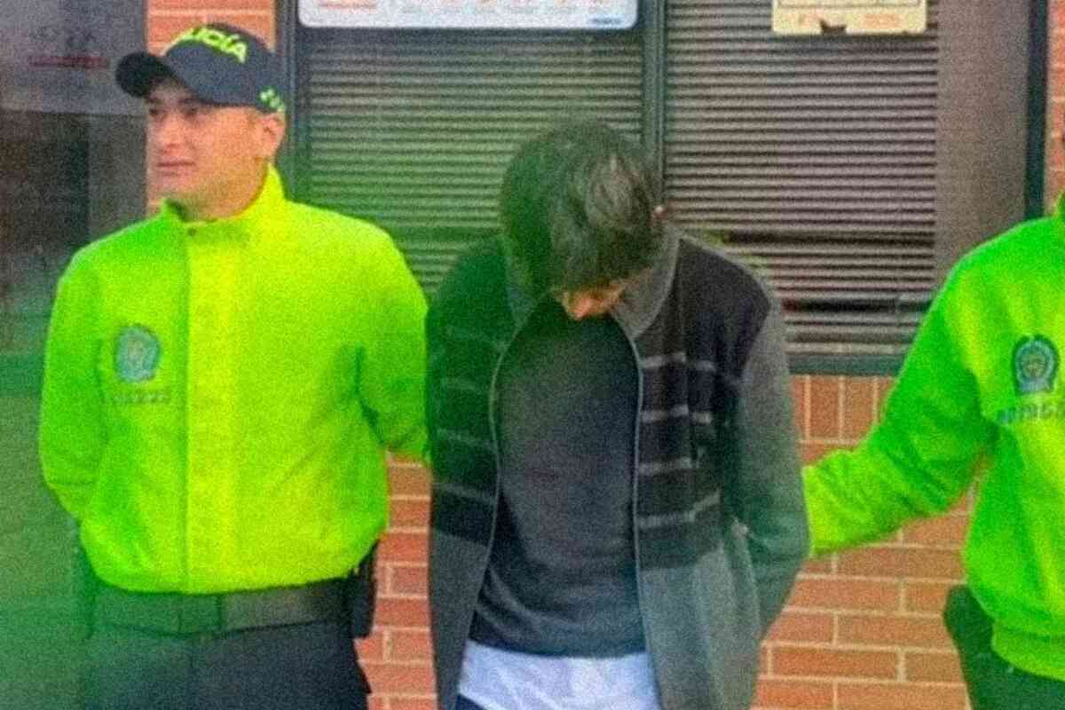 jonathan hernandez Velasco-- Capturan a musico -líder de Electric Mistakes por abuso sexual: habría drogado a sus víctimas con clonazepam
