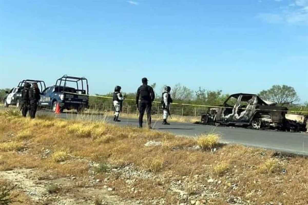 Encuentran camioneta con tres cuerpos quemados en Los Ramones, Nuevo Leon