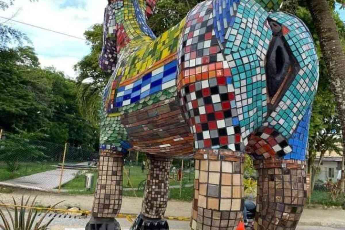 Escultura que ensalzaba al ‘mama burra’ causa revuelo en Sincelejo y es retirada por el alcalde