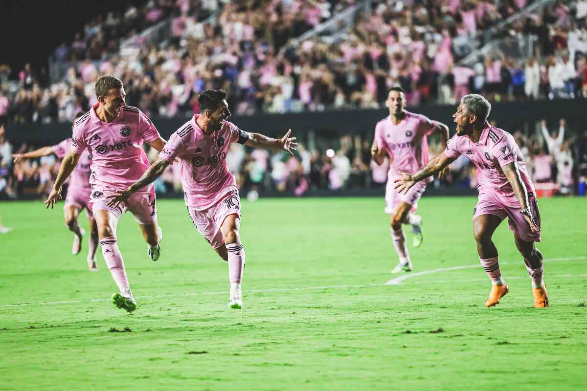 Messi se estrena con el Inter Miami con un gol de antología ante el Cruz Azul.