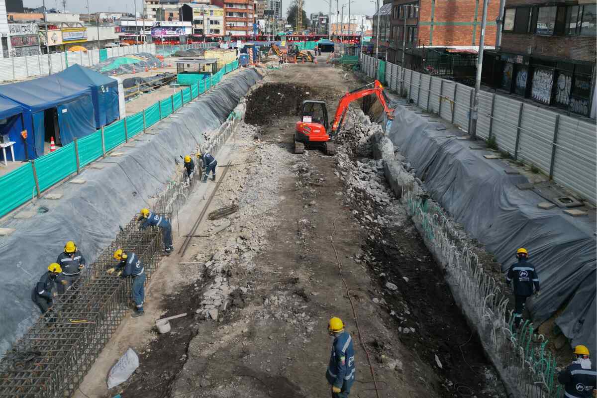 Crisis entre Gobierno y Alcaldía de Bogotá: Presidente Petro acusa ser "engañado" por proyecto del metro