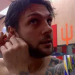 Escándalo en La Casa de los Famosos por broma con crema de afeitar y nalgadas a Nicola Porcella