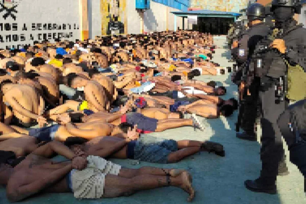 Policías y militares recuperan el control de la Penitenciaría del Litoral tras violento motín