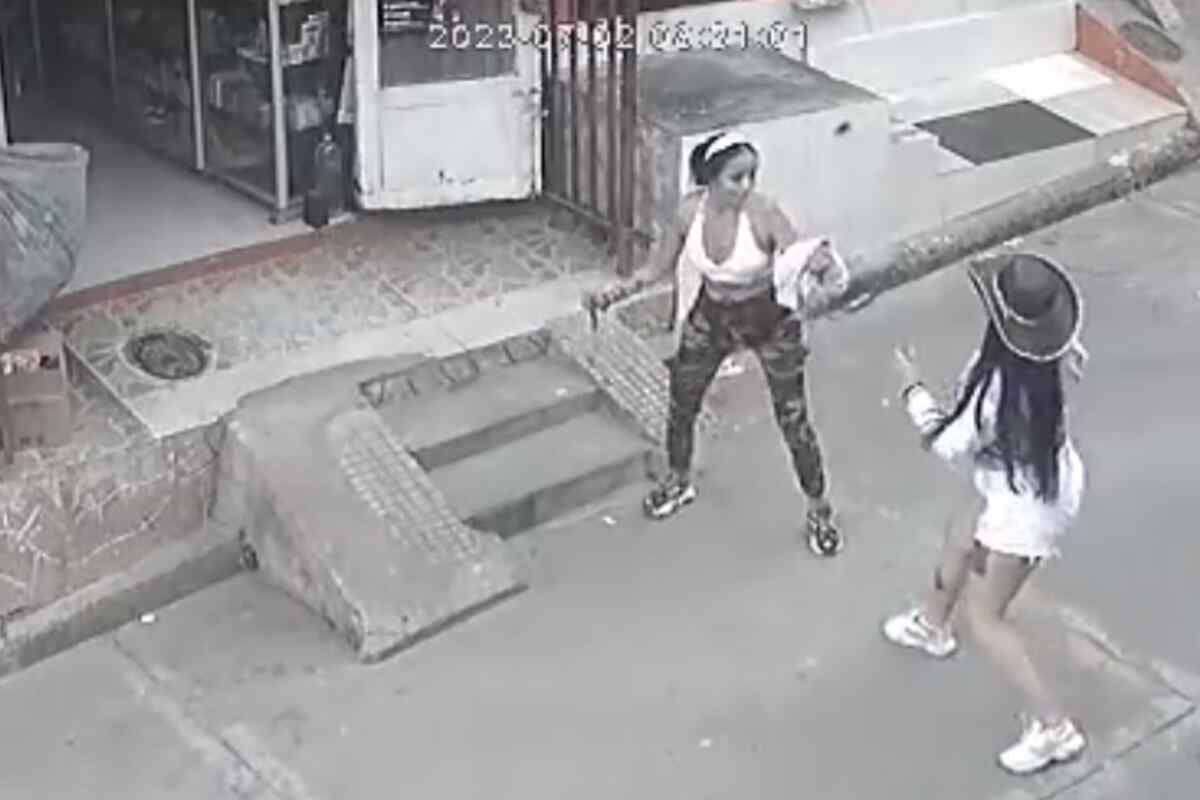 Cámara capta brutal pelea entre mujeres que dejó una muerta y una tuerta en Ibagué