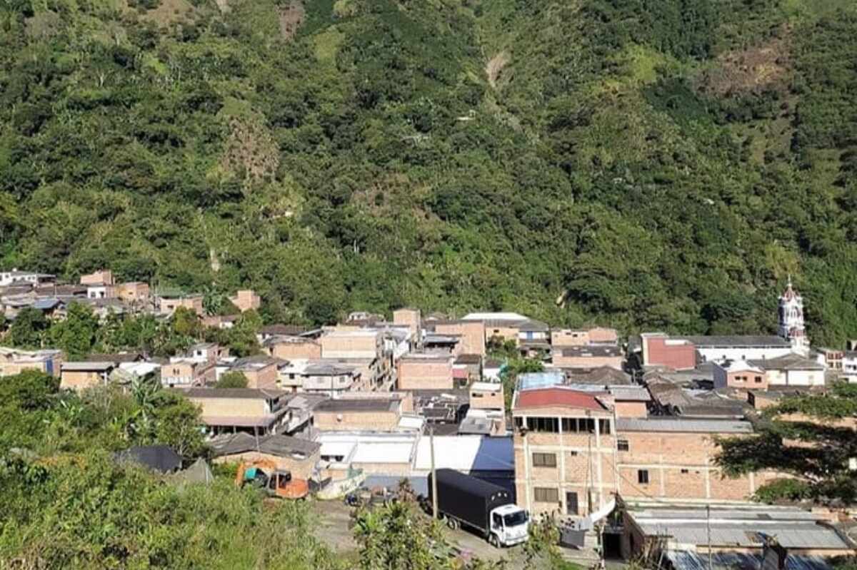 FARC SERÍA RESPONSABLE_: Asesinan a tres hombres en vereda Montebello de San Andrés de Cuerquia: disidencias del frente 36 serían responsables