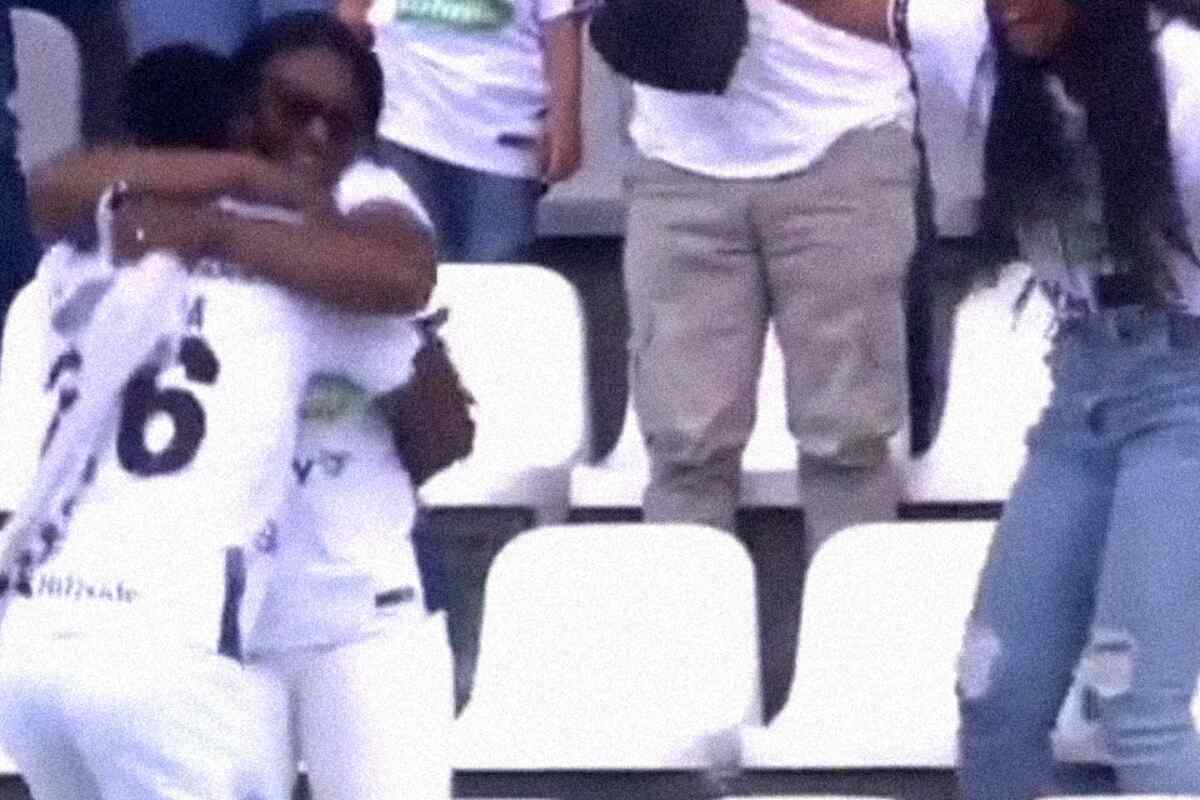 Yeiler Valencia lloró tras ser expulsado por celebrar su gol con su madre en las tribunas-Once caldas vs deportivo cali