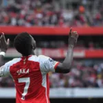 Con goles de Martinelli y Saka, el Arsenal responden al City