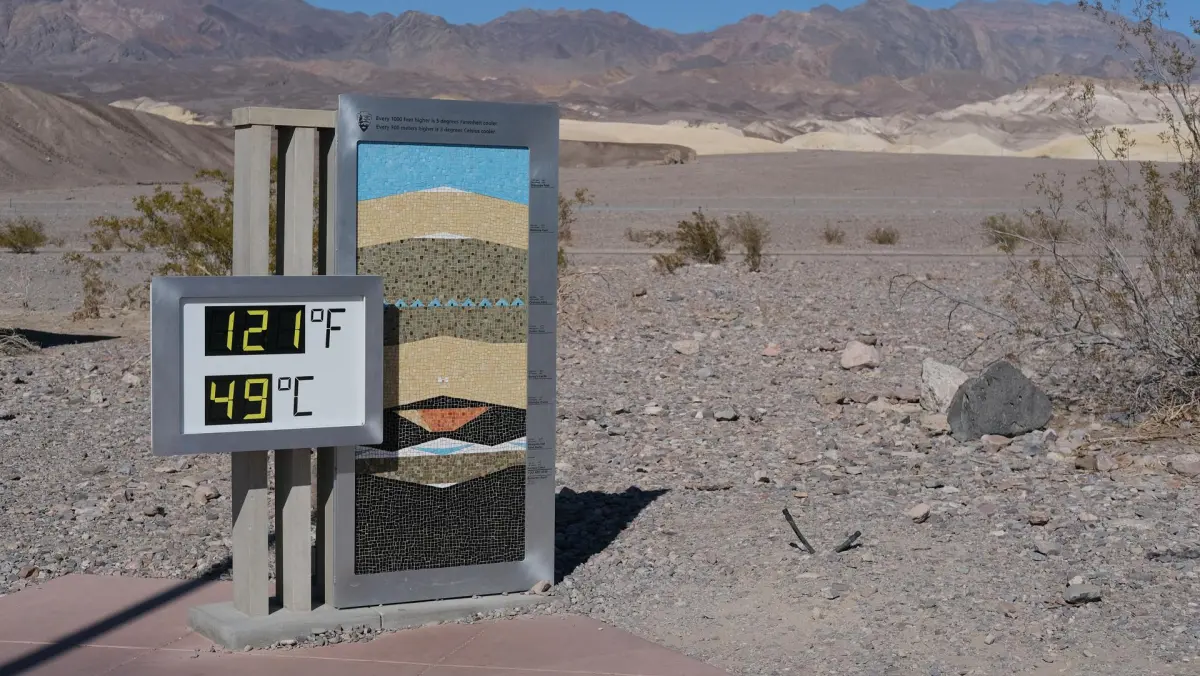 Cómo la crisis climática y la guerra de likes amenazan y resucitan el Valle de la Muerte