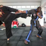 Defensa personal callejera: El español Adolfo Luelmo lleva el kenpo kárate a África