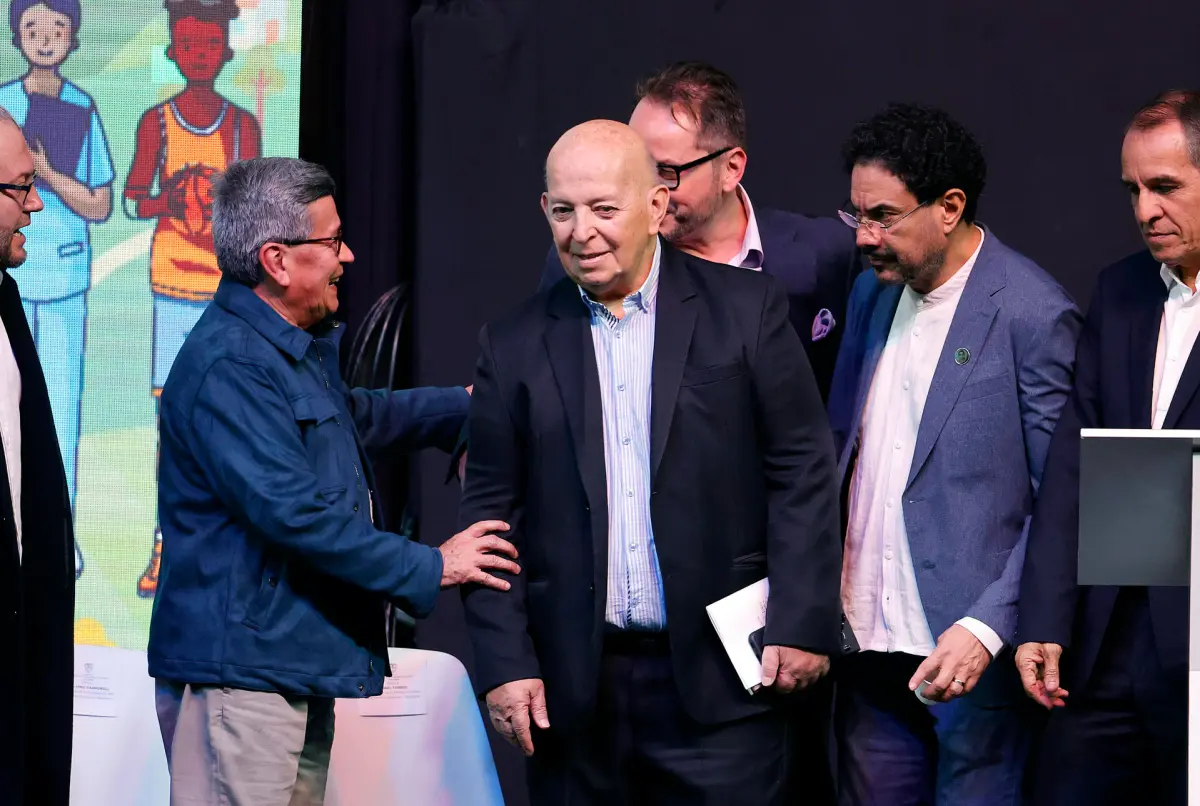 Delegación de Gobierno colombiano viaja a Caracas para cuarto ciclo de diálogos con el ELN
