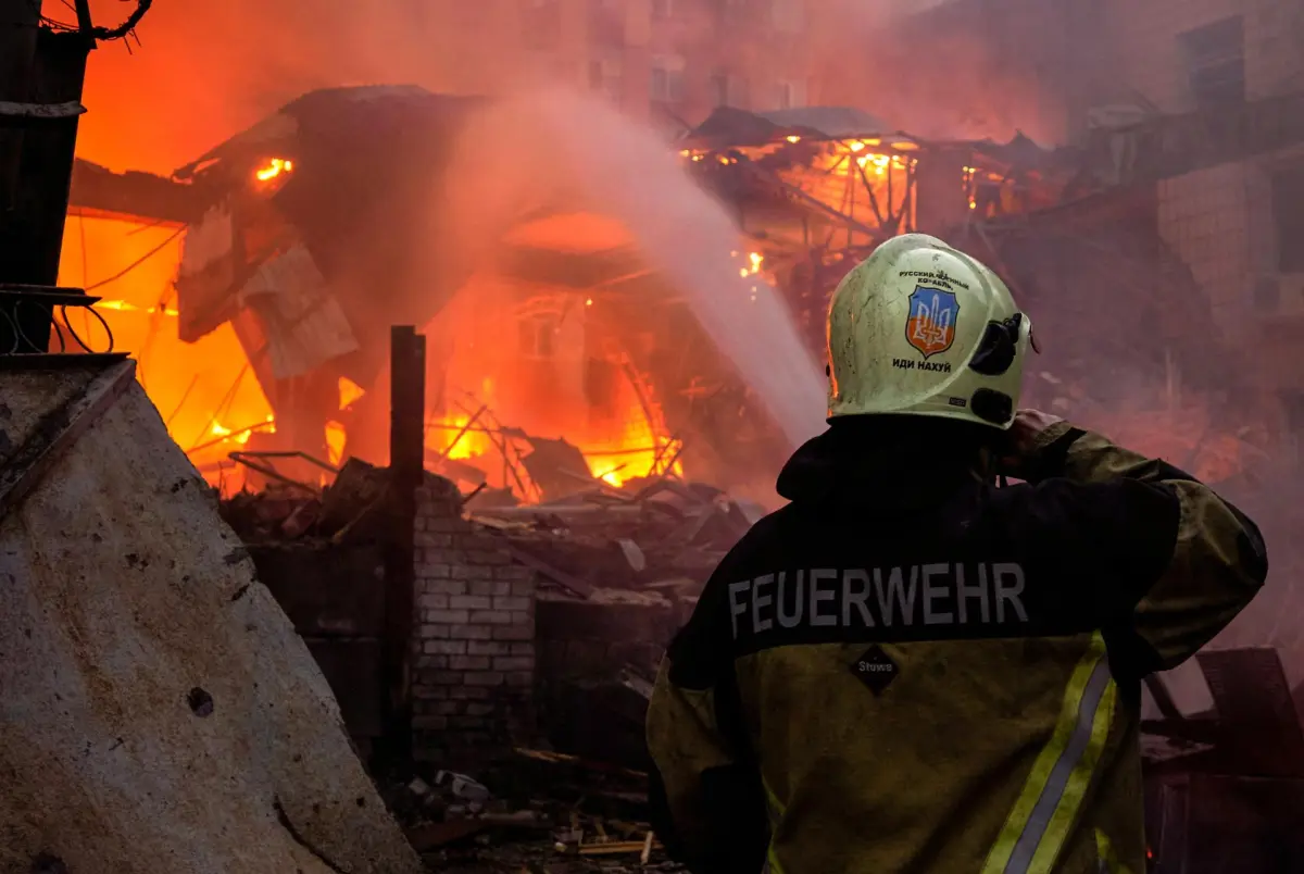Dos muertos en el mayor ataque ruso con misiles y drones contra Kiev desde la primavera