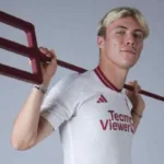 El Manchester United firma a Rasmus Hojlund hasta 2028