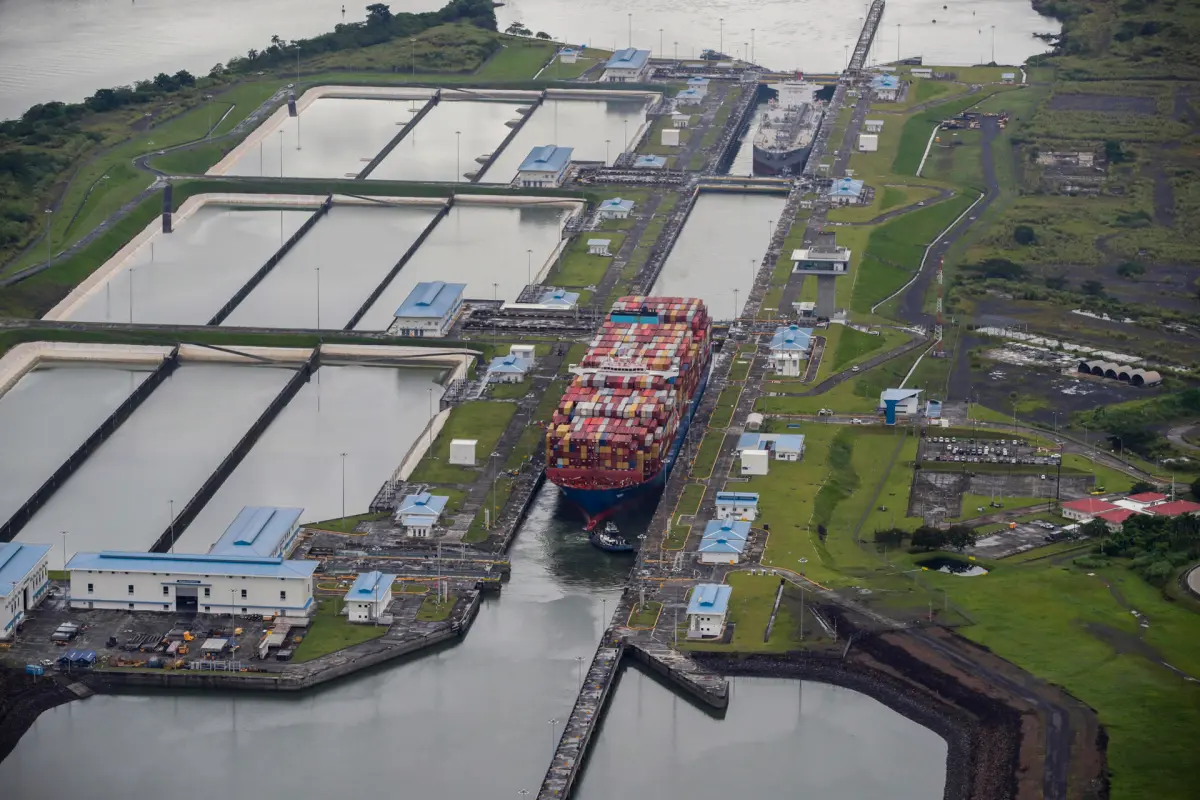 Panamá Desmiente a Gustavo Petro: El Canal Interoceánico Permanece Abierto para el Comercio Mundial